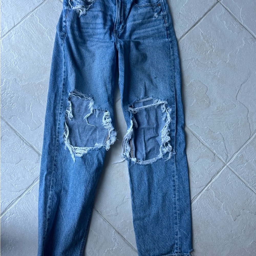 American Eagle Outfitters Light Blue Distressed Jeans